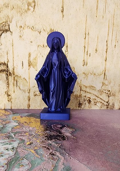 Holy Mary statue